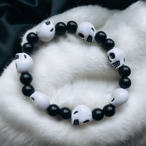 Skull Beaded Stretchable Bracelets - Picture 4 of 4